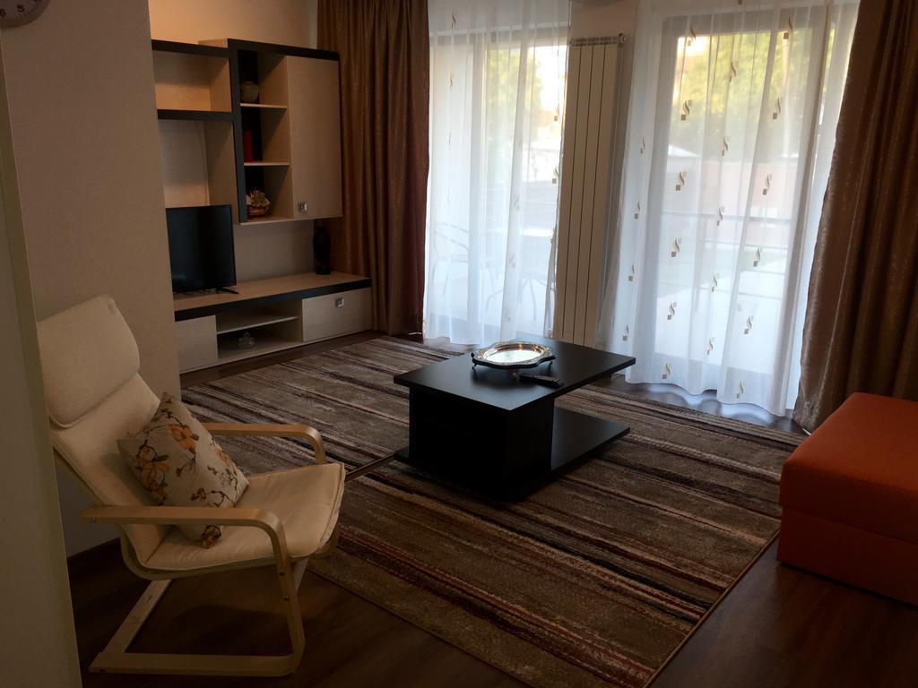 M13 Apartments Неводарі Екстер'єр фото
