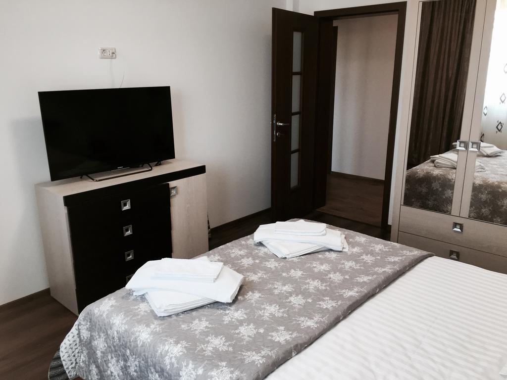 M13 Apartments Неводарі Екстер'єр фото